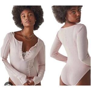 Intimately FREE PEOPLE NWT- Soft Blush Pink Necter Bodysuit – XS Long Sleeve